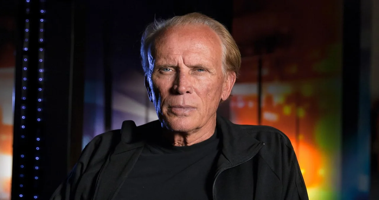 Peter Weller