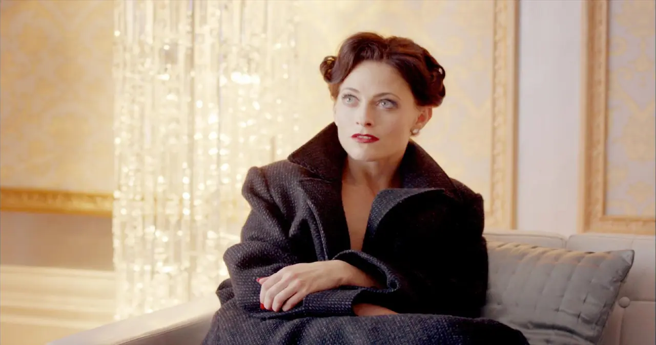 Lara Pulver